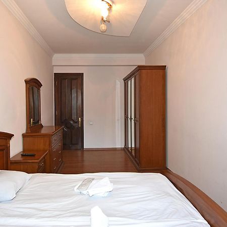 Rent Inn Yerevan On North Avenue Buitenkant foto