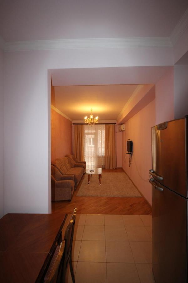 Rent Inn Yerevan On North Avenue Buitenkant foto