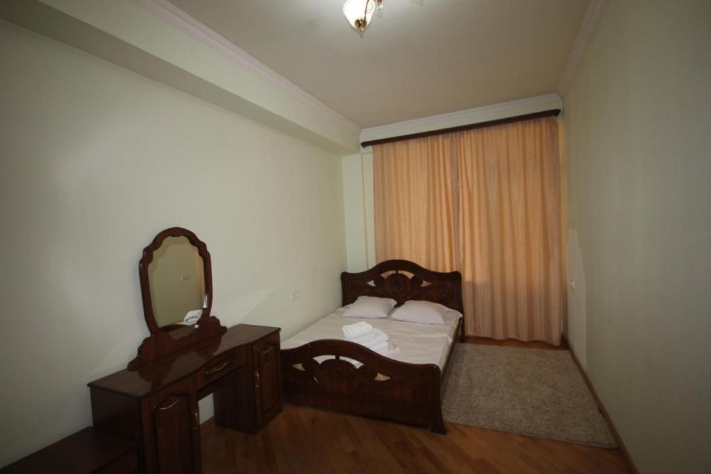 Rent Inn Yerevan On North Avenue Buitenkant foto