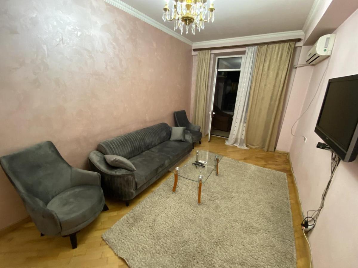 Rent Inn Yerevan On North Avenue Buitenkant foto