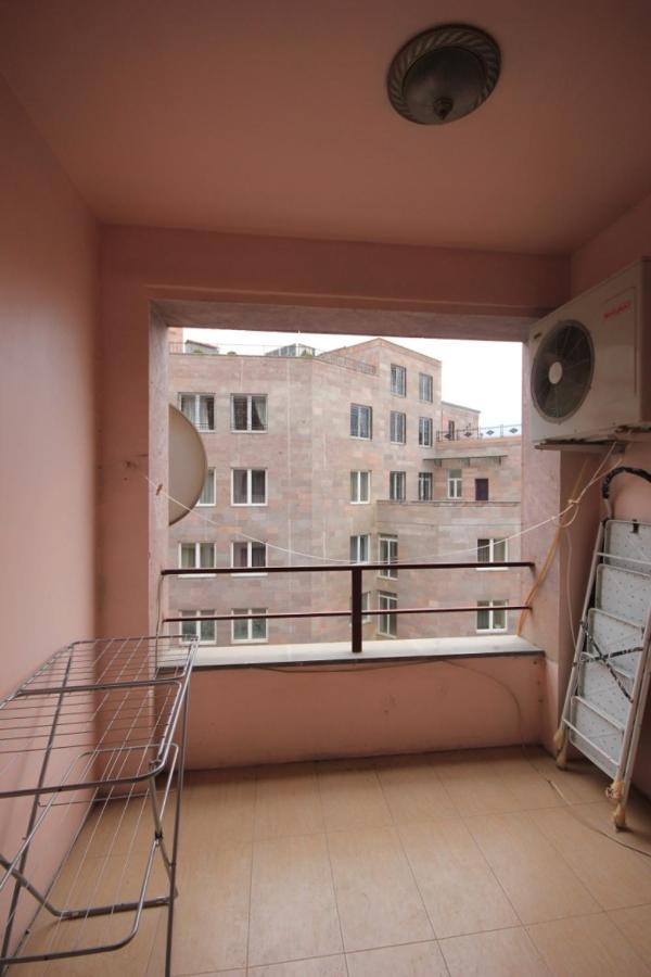 Rent Inn Yerevan On North Avenue Buitenkant foto