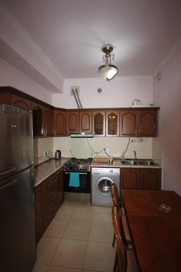 Rent Inn Yerevan On North Avenue Buitenkant foto