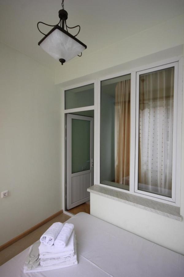 Rent Inn Yerevan On North Avenue Buitenkant foto