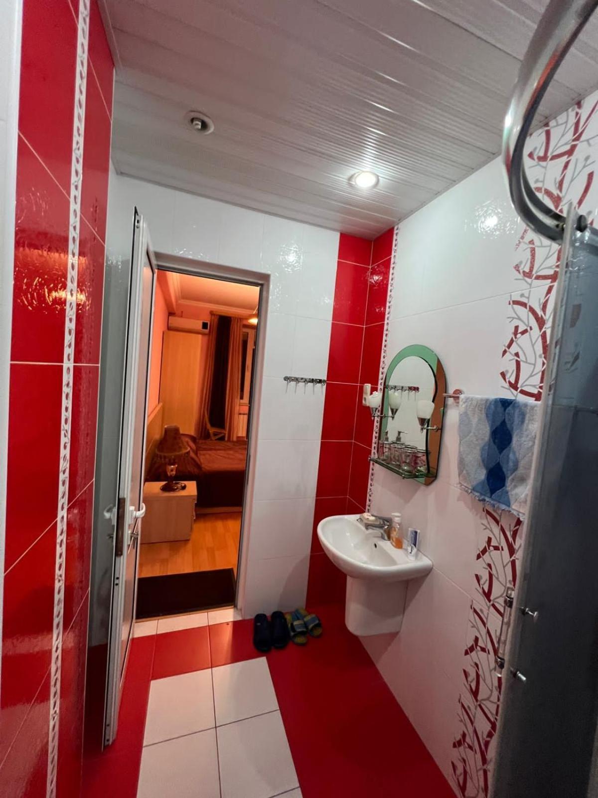Rent Inn Yerevan On North Avenue Buitenkant foto