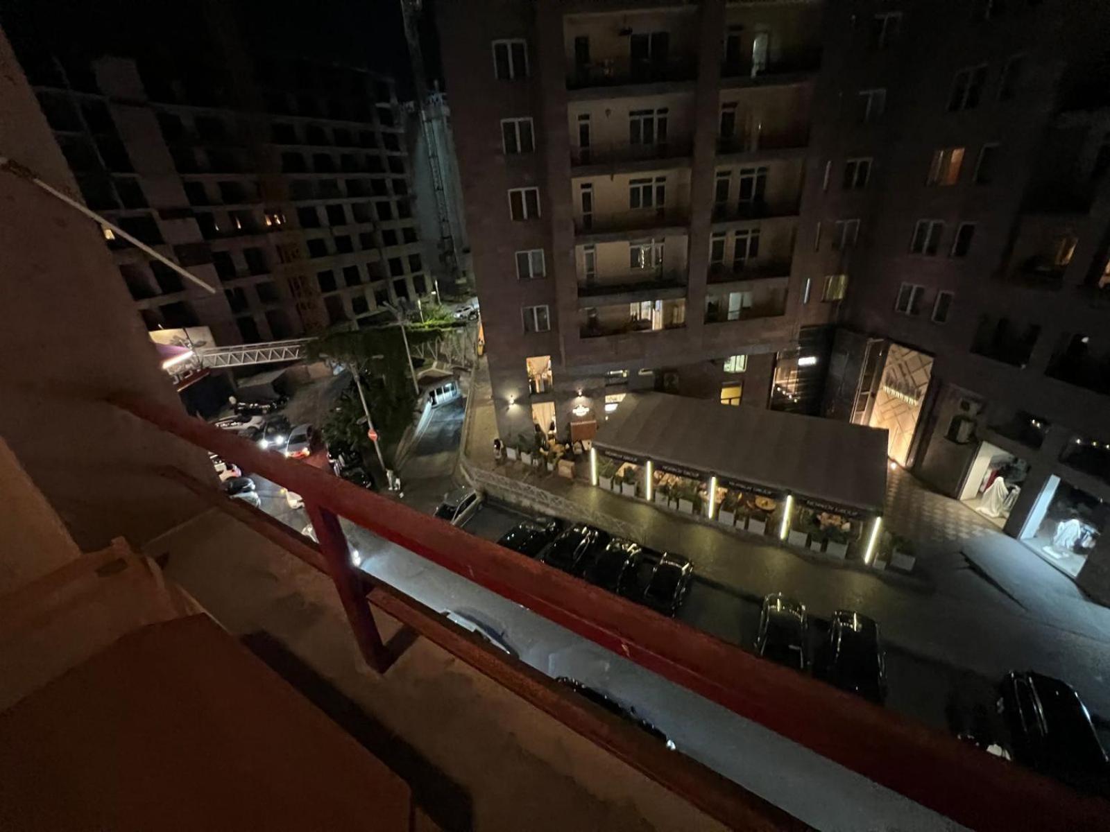 Rent Inn Yerevan On North Avenue Buitenkant foto