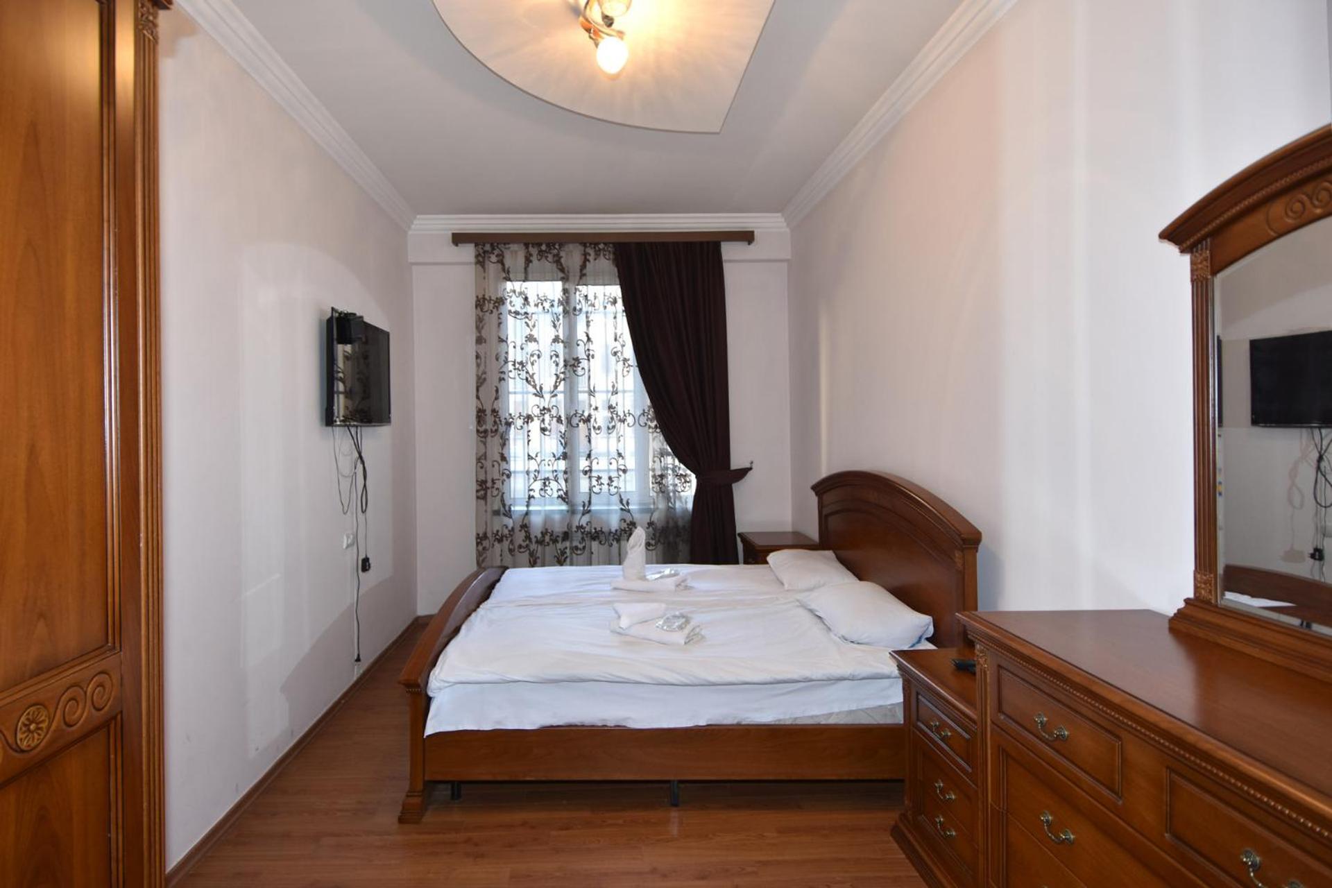 Rent Inn Yerevan On North Avenue Buitenkant foto