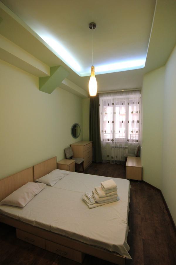 Rent Inn Yerevan On North Avenue Buitenkant foto